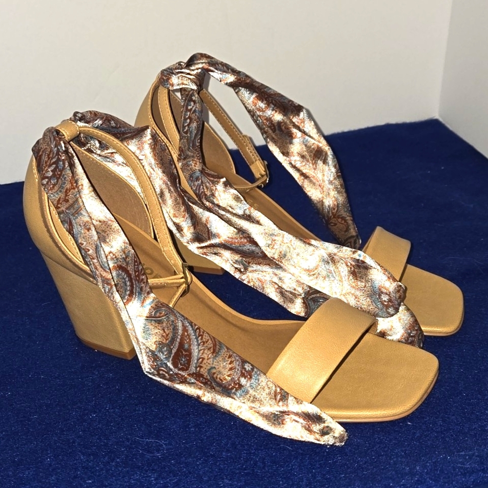 Mare Womens Scarf Heels Size 9 "Like New"